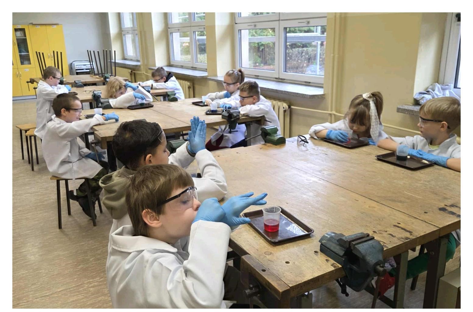 Warsztaty chemiczne dla klas drugich